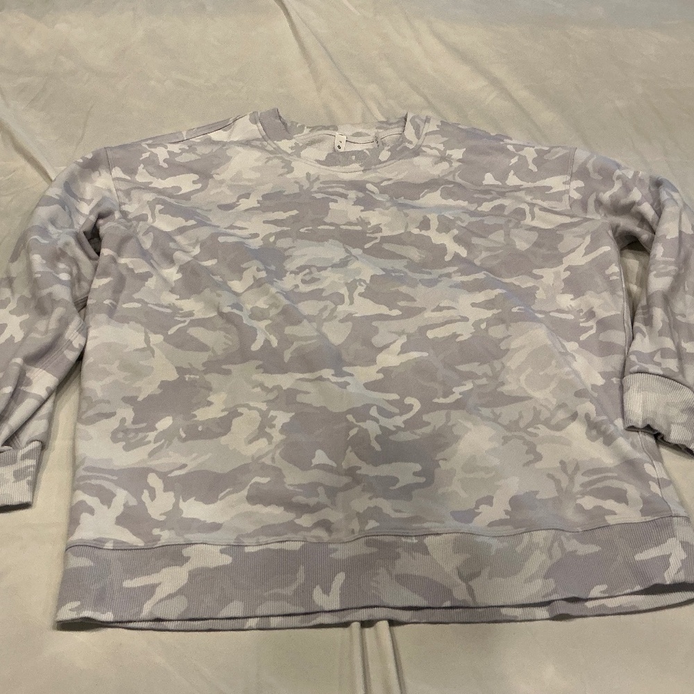 Lululemon sweatshirt